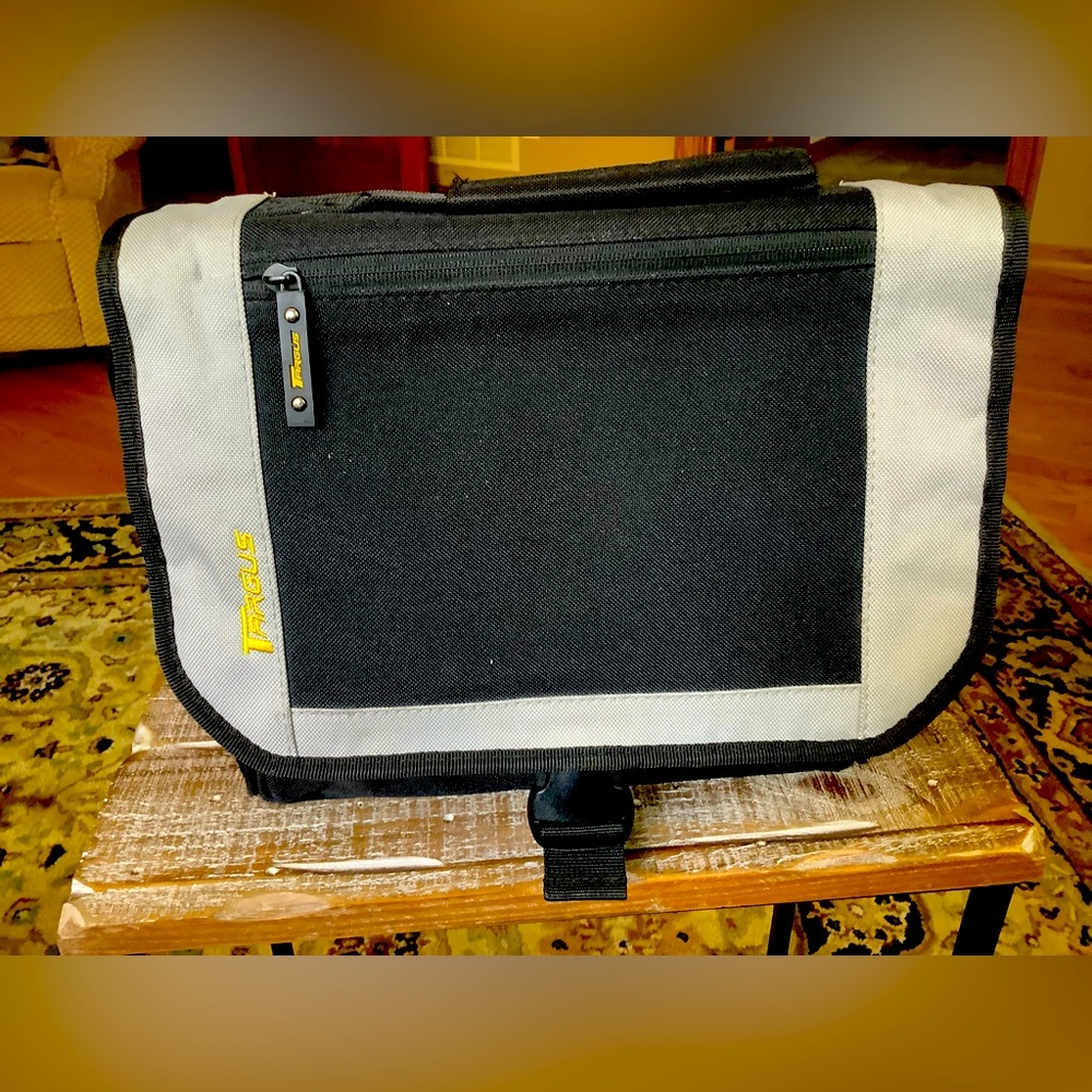 Tarsus 12 inch Laptop Bag